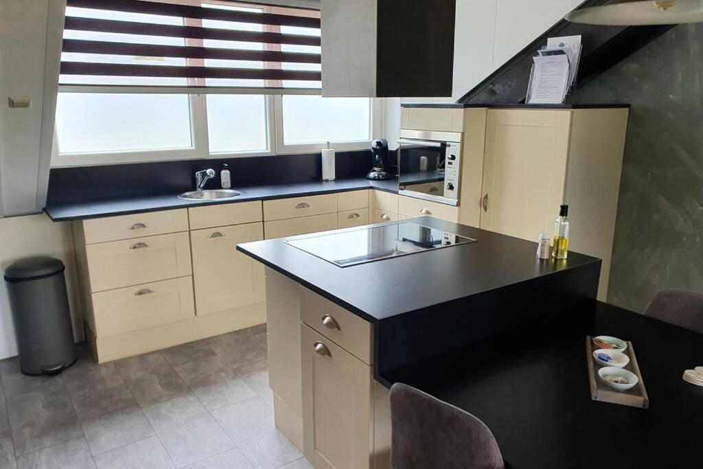 Vrijstaand / Landelijk Appartement Met Uitzicht! De Wijk Luaran gambar