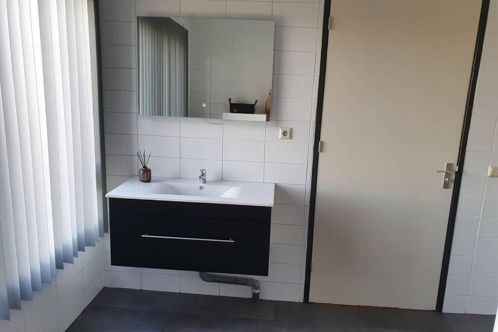 Vrijstaand / Landelijk Appartement Met Uitzicht! De Wijk Luaran gambar
