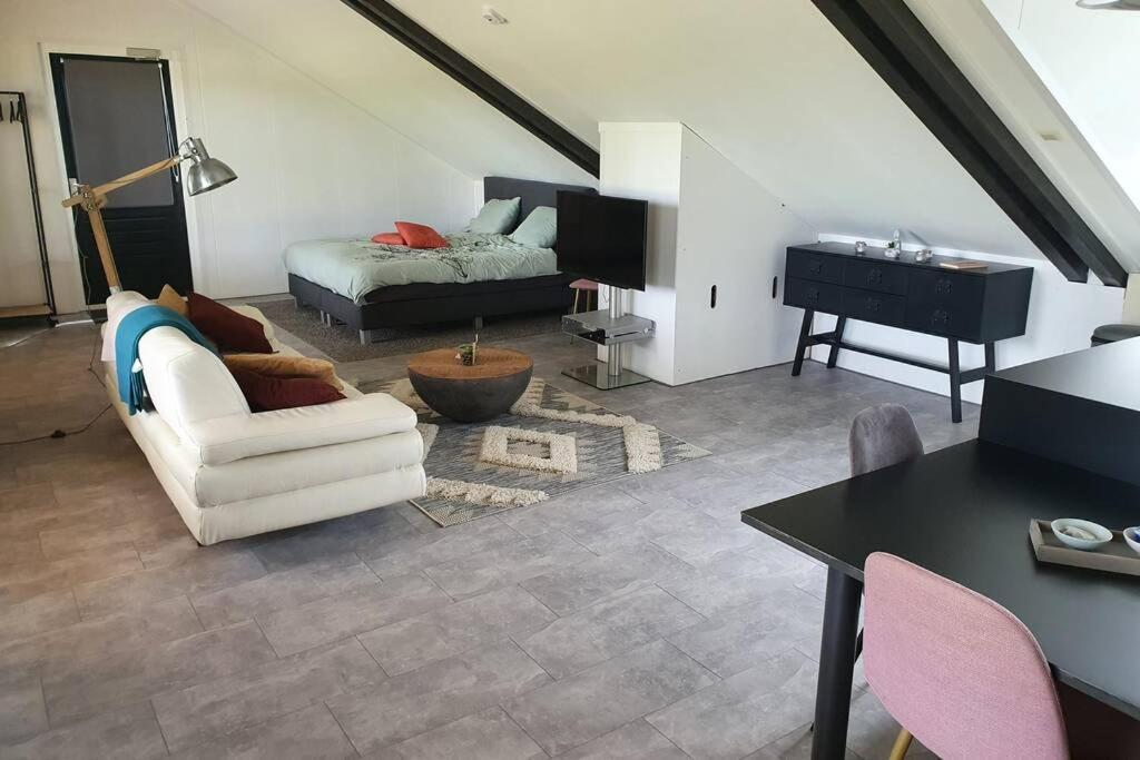 Vrijstaand / Landelijk Appartement Met Uitzicht! De Wijk Luaran gambar
